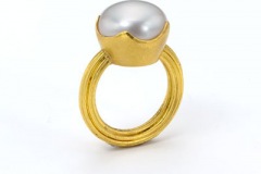 White Button Pearl Earring